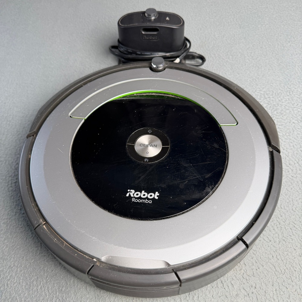 iRobot Roomba 690 Robot Vacuum Silver Black with Charging Base Parts Repair